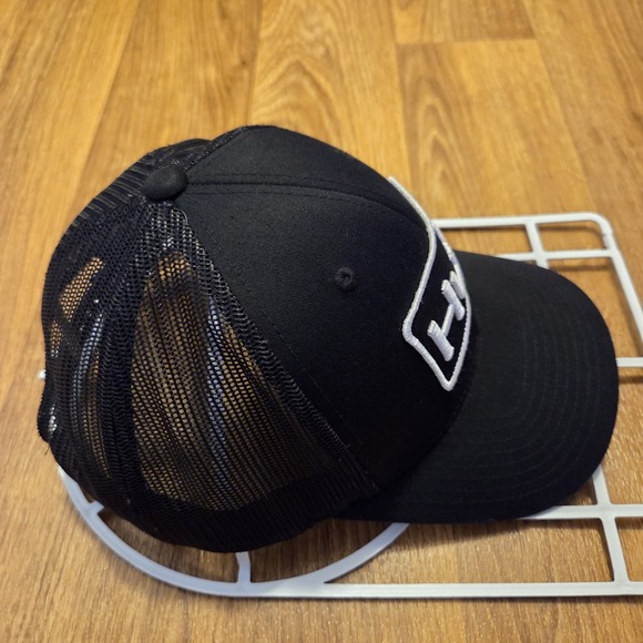 Huk Hat Cap Snapback Black Mesh Fishing Performance Outdoors Yupoong‎ - Picture 2 of 7
